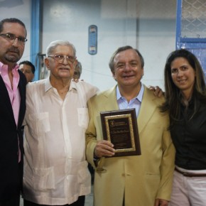 Alvaro Noboa Crab Dinner 2010 Awards
