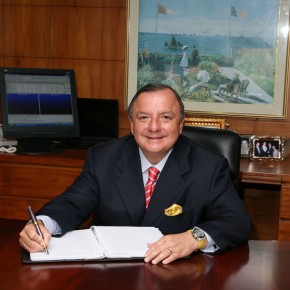Alvaro Noboa in his office