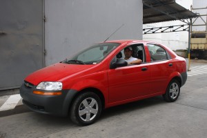 Christian Yugcha, ganador del carro CHevrolet Aveo Family, sorteado por Industrial Molinera..