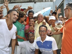 Alvaro Noboa Delivers Donations and Encourages Microenterprises