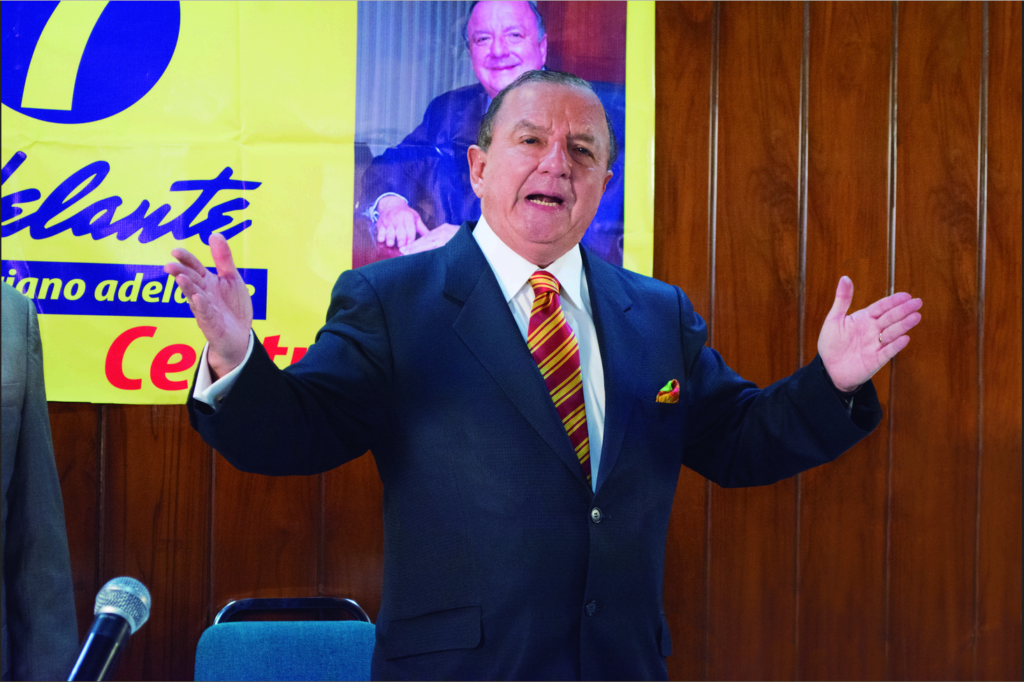 El líder del partido nacional Adelante Ecuatoriano Adelante, reveló que su organización había recolectado más firmas, que junto a las entregadas anteriormente ascendían a 1’419.616 afiliaciones.
